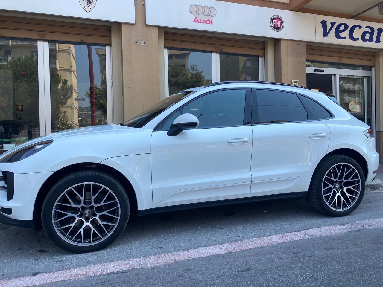 Porsche Macan 2.0 245 cv sport tetto panoramico