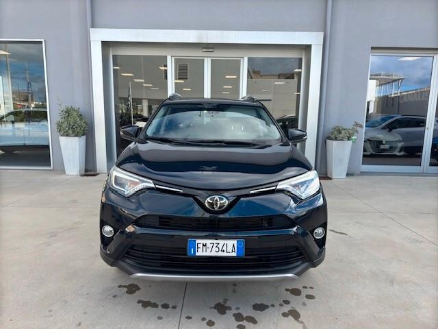 Toyota RAV4 2.0 D-4D 2WD Lounge 11/2017