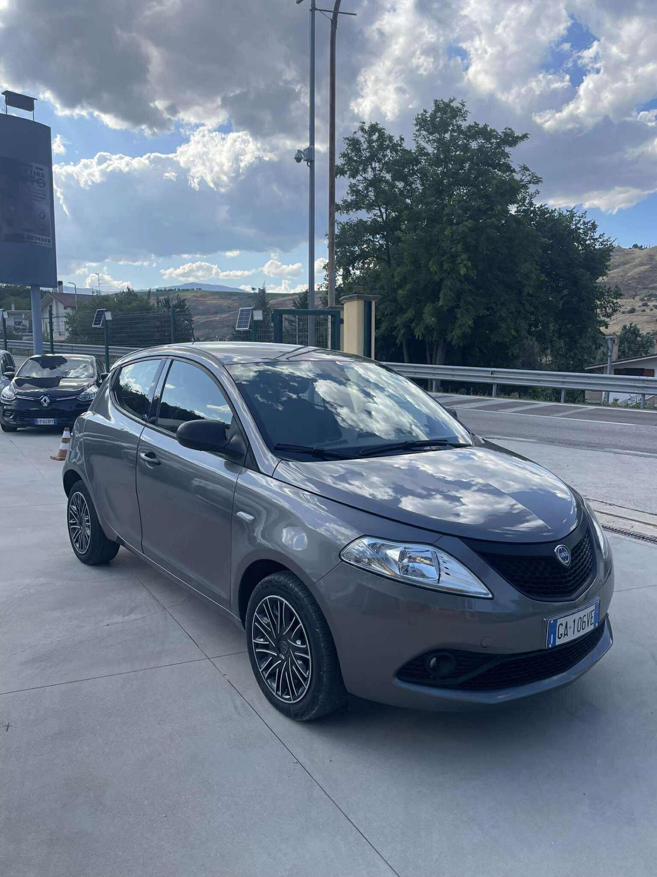 Lancia Ypsilon 1.2 69 CV 5 porte GPL Ecochic Elefantino Blu