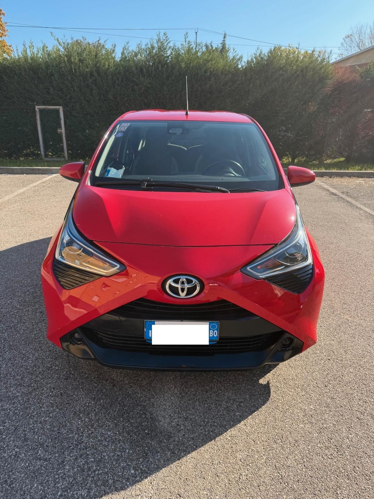 Toyota Aygo 1.0 - NEOPATENTATI - 12 MESI DI GARANZIA -