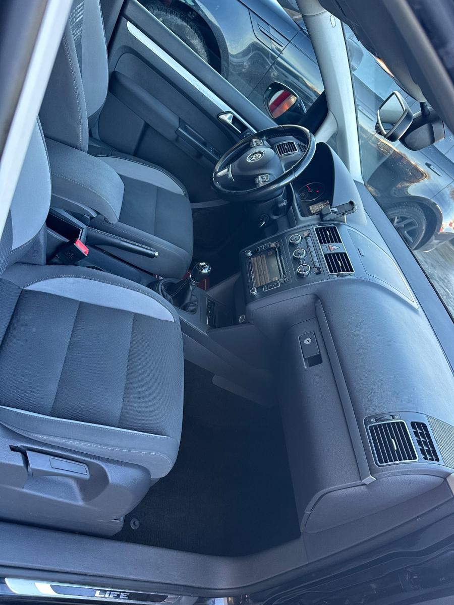 VOLKSWAGEN - Touran - 1.6 TDI DPF 7P.Comfort. BlueM. Tech.