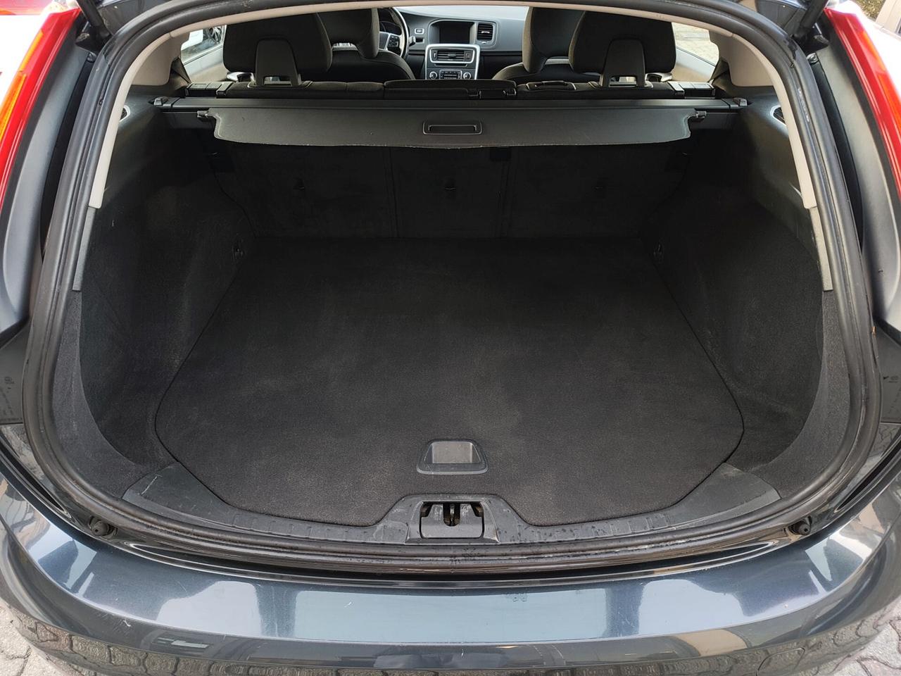 Volvo V60 D2 Geartronic E6 NEOPATENTATI