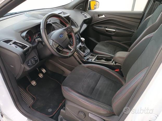 Ford Kuga 1.5 tdci ST-Line 120cv
