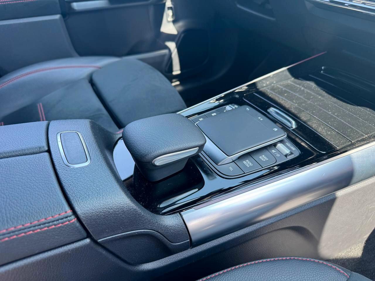 Mercedes-Benz EQA 300 AMG LINE 4MATIC