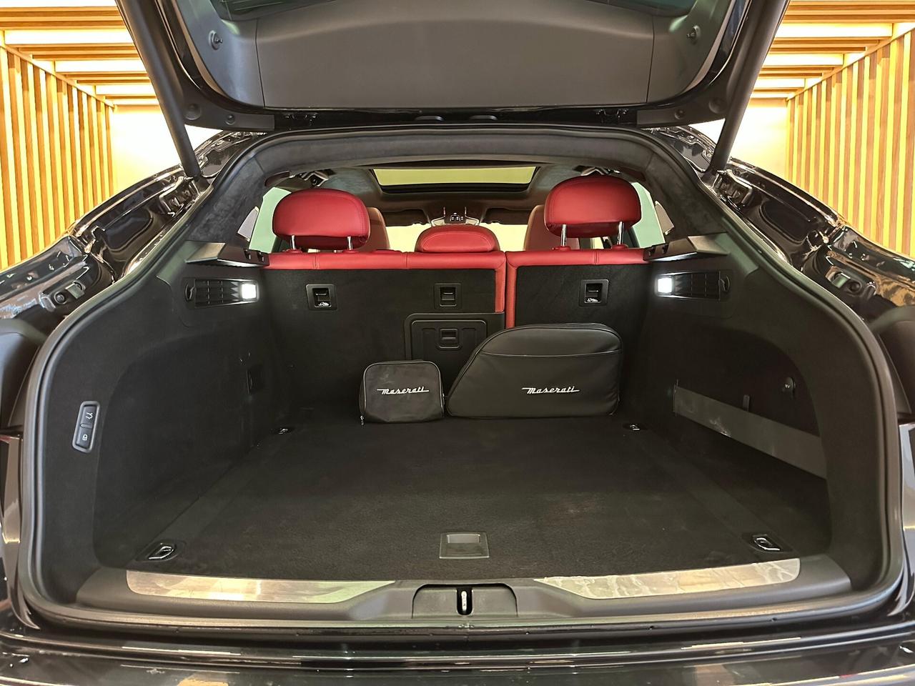 Maserati Levante V8 580 CV AWD Trofeo PARI AL NUOVO PERMUTE GARANZIA