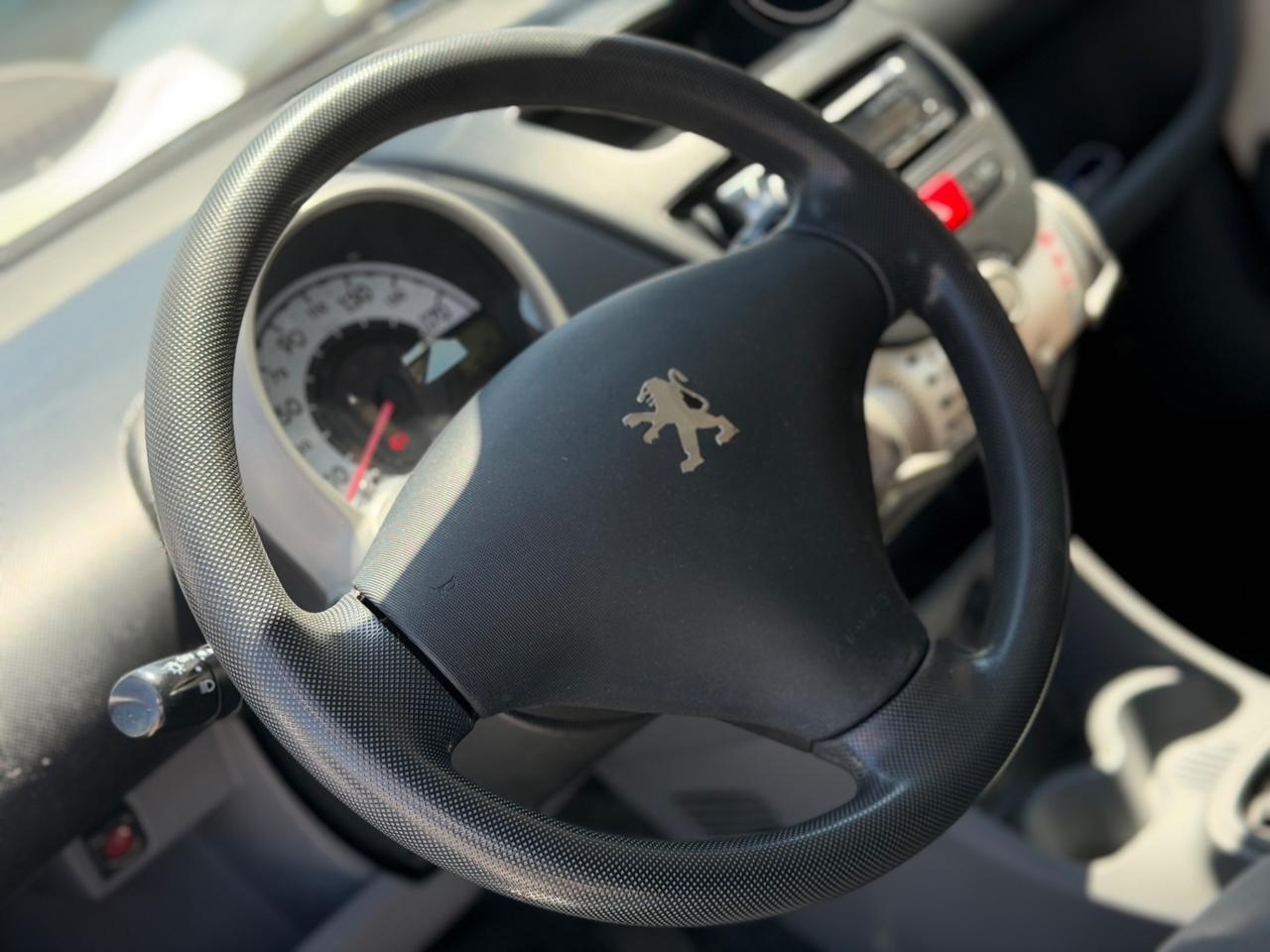 Peugeot 107 1.0 BENZINA 2012 - CLIMA, SERVOSTERZO