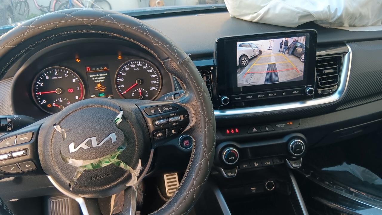 Kia Stonic GT Line incidentata sinistrata mondialcars 023