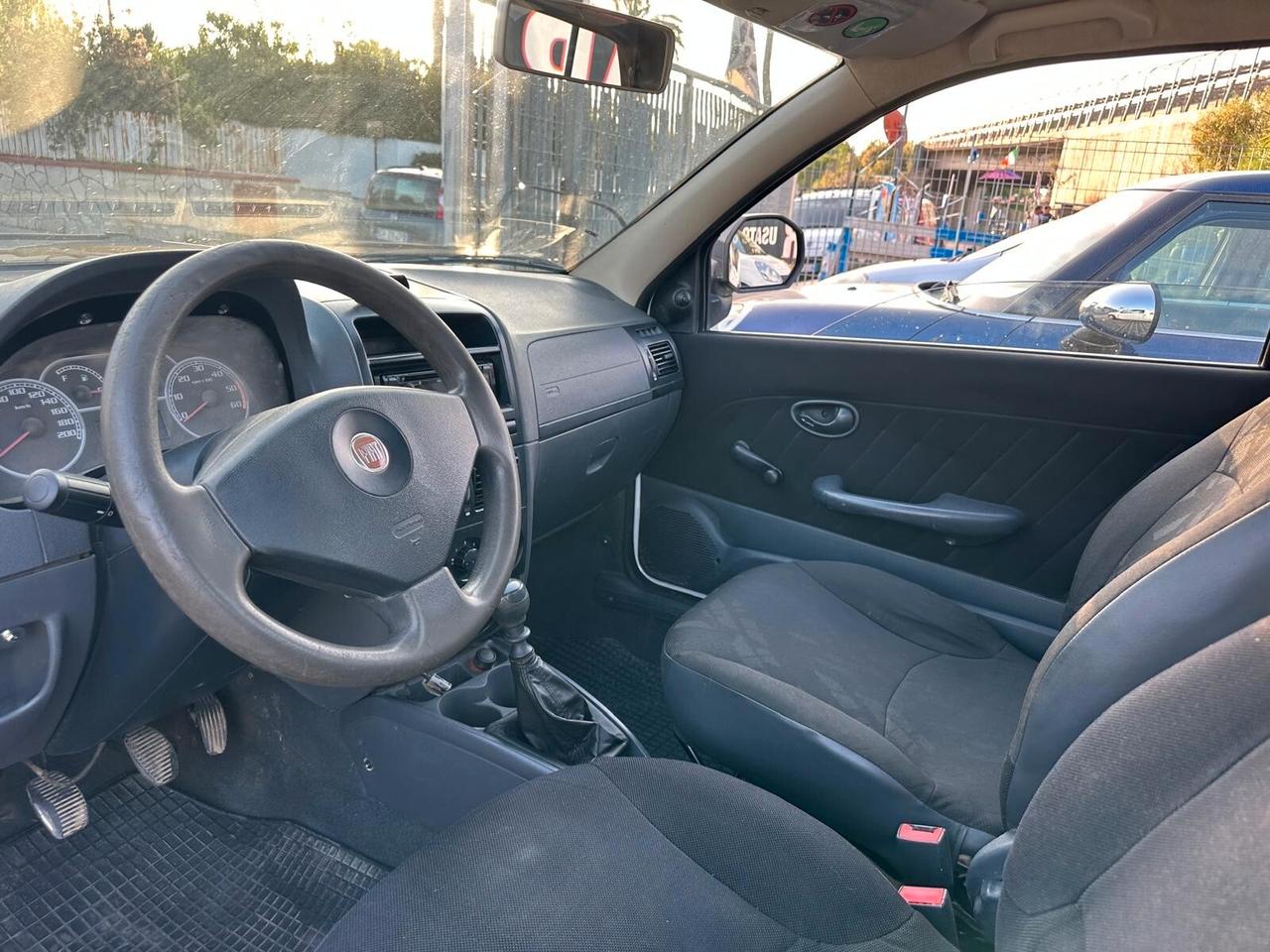 Fiat Strada 1.3 MJT 95CV Pick-up Working-11/2012