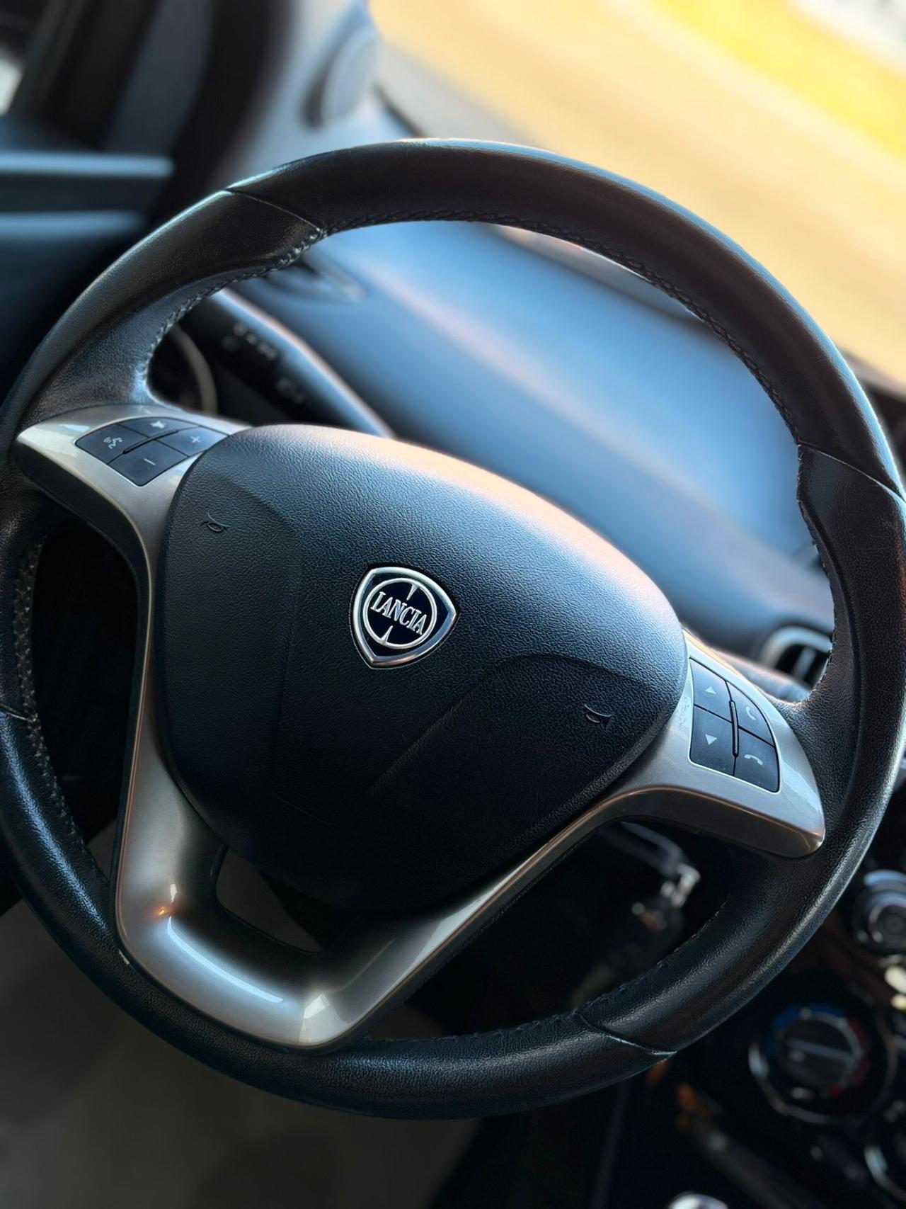 Lancia Ypsilon 1.2 69 CV Platinum
