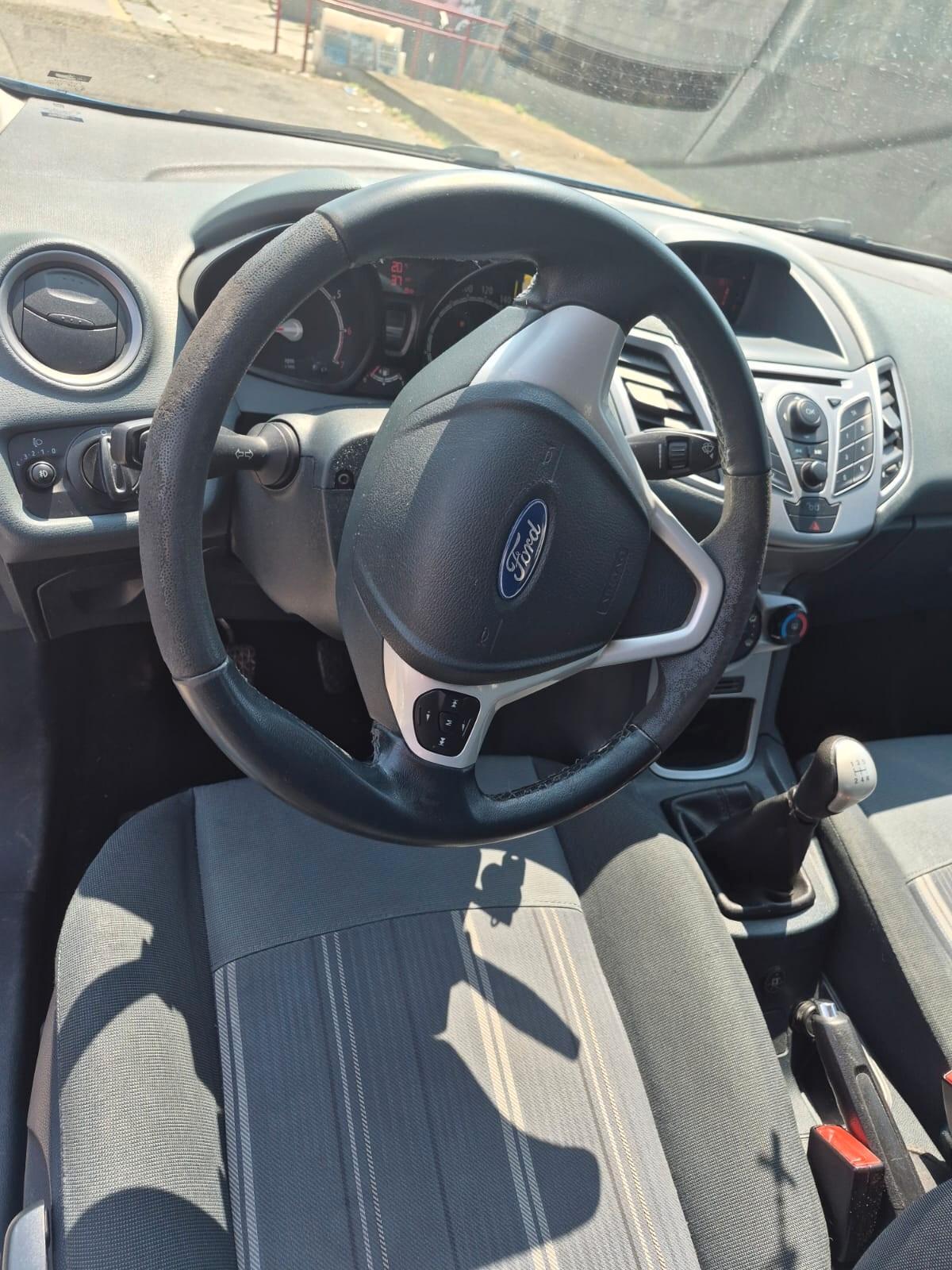 Ford Fiesta 1.4 5 porte Bz.- GPL Titanium
