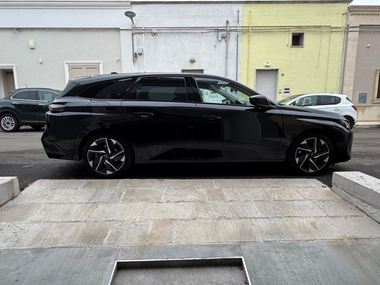 Peugeot 308 BlueHDi 130 EAT8 SW Allure Pack