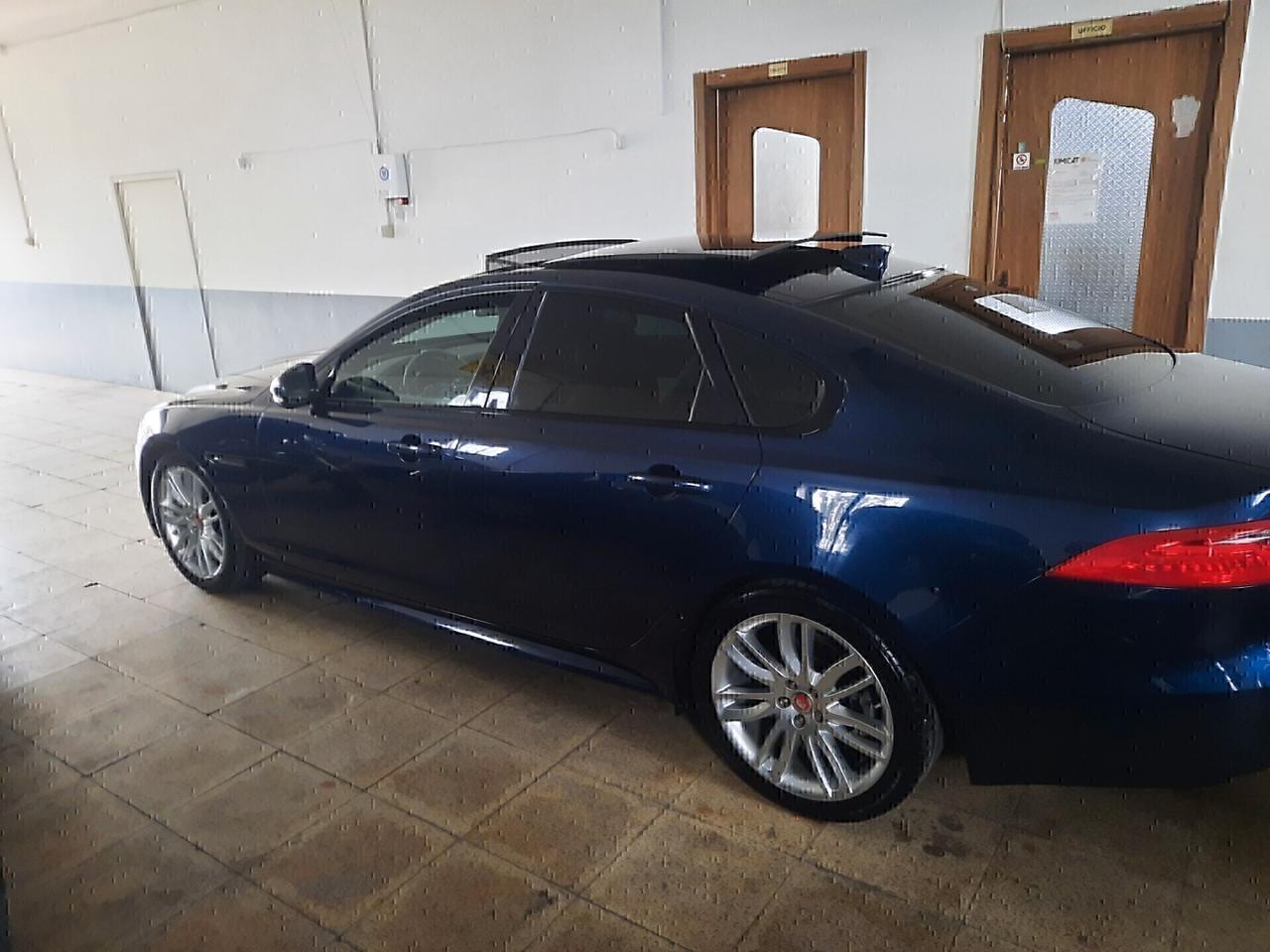 Jaguar XF 2.0 D 180 CV R-Sport