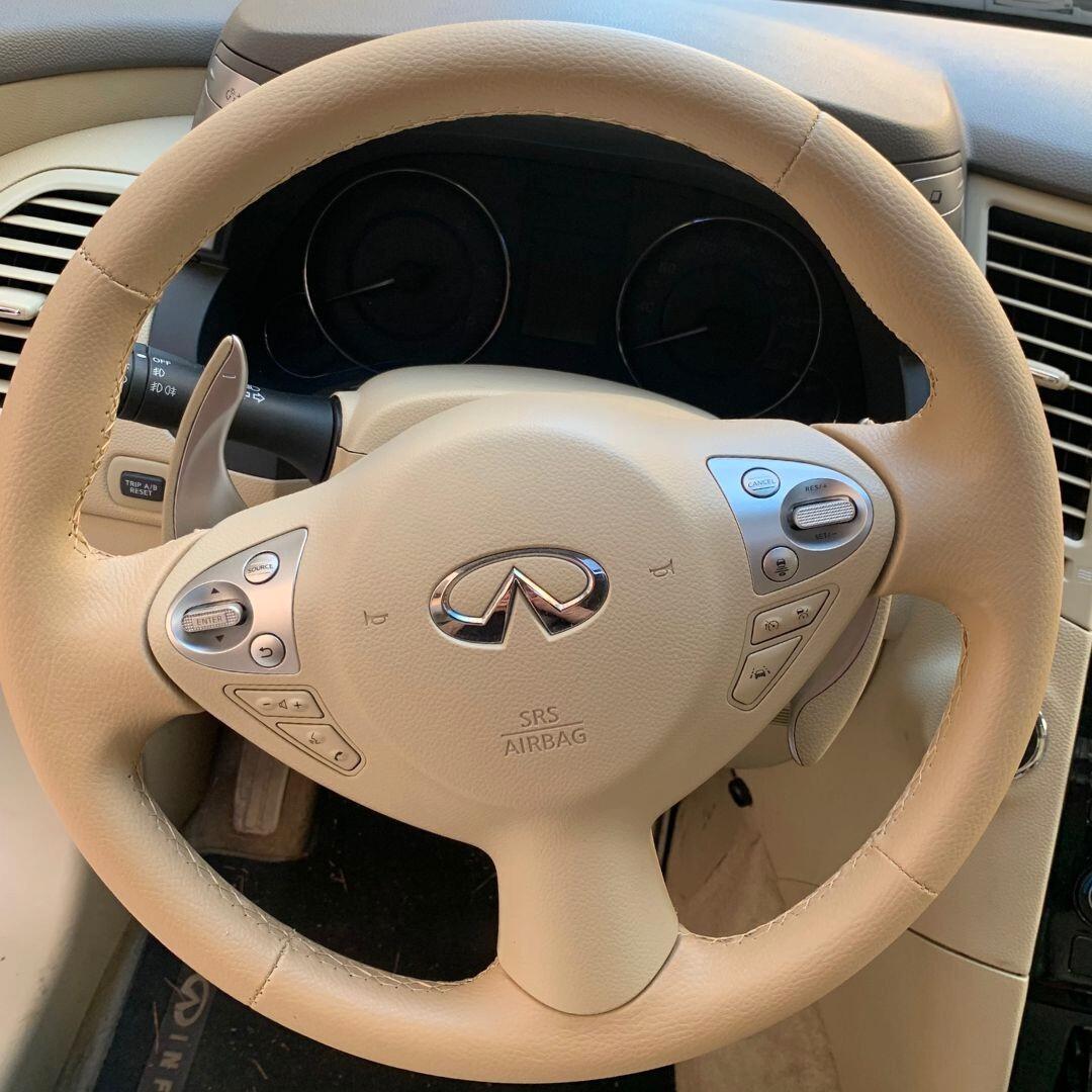 Infiniti QX70 3.0 diesel V6 AT GT Premium