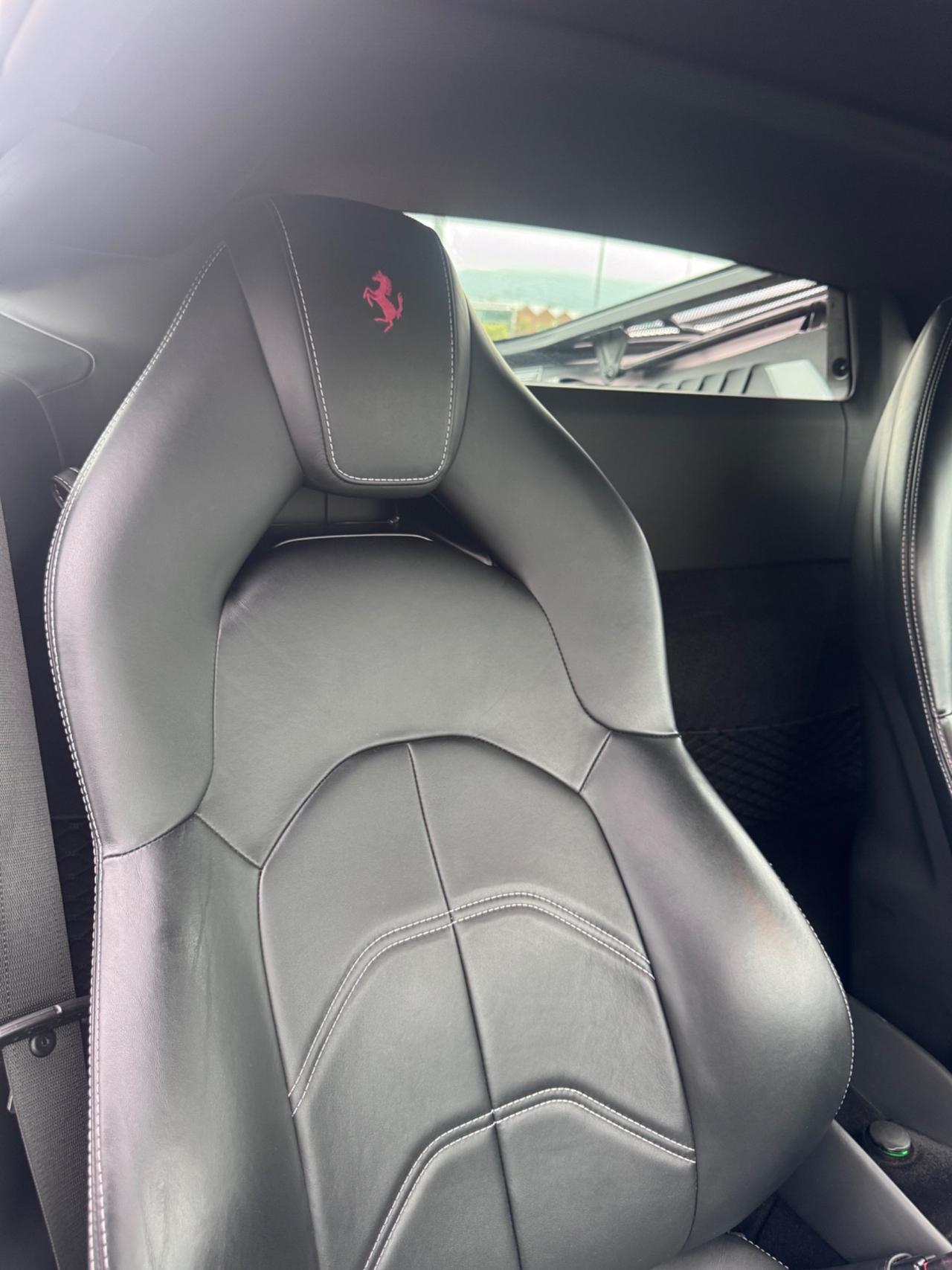 Ferrari 488 GTB PERMUTE iva book full lift carbonio