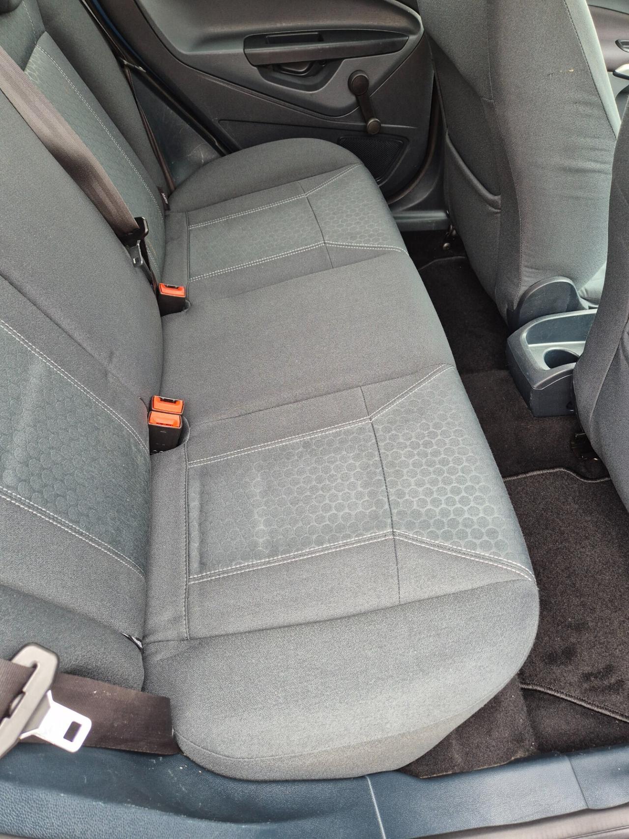 Ford Fiesta 1.6 TDCi 90CV DPF Titanium neopatentat