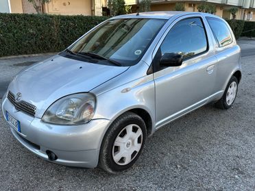 Toyota Yaris 1.3i 16V cat 3 porte neopatentati