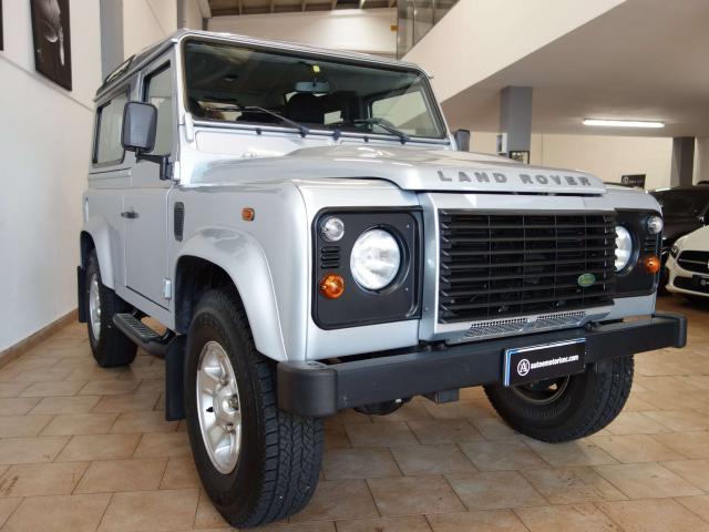 Land Rover Defender 90 TD4 SE 95000 KM