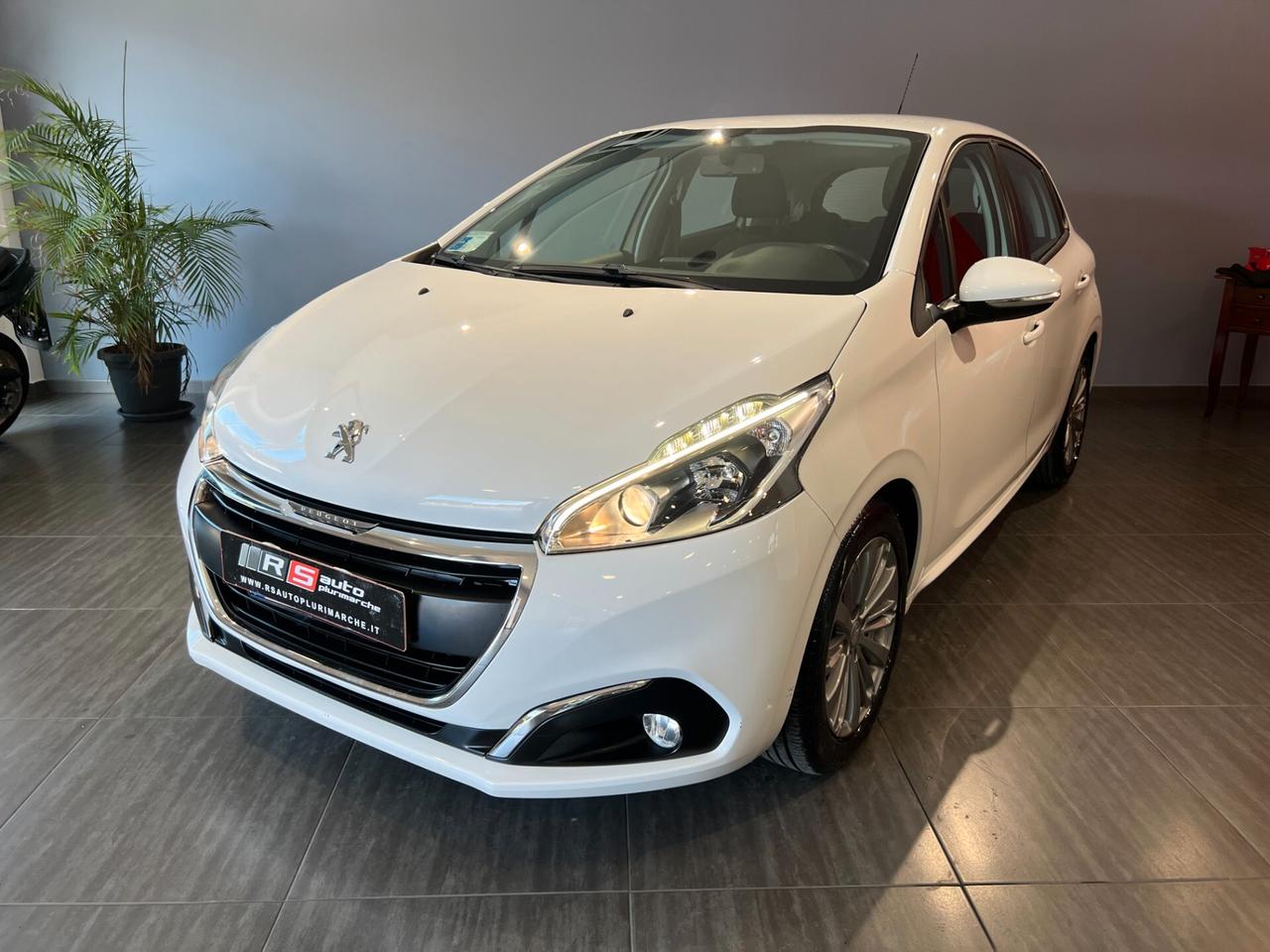 Peugeot 208 BlueHDi 75 5 porte Allure