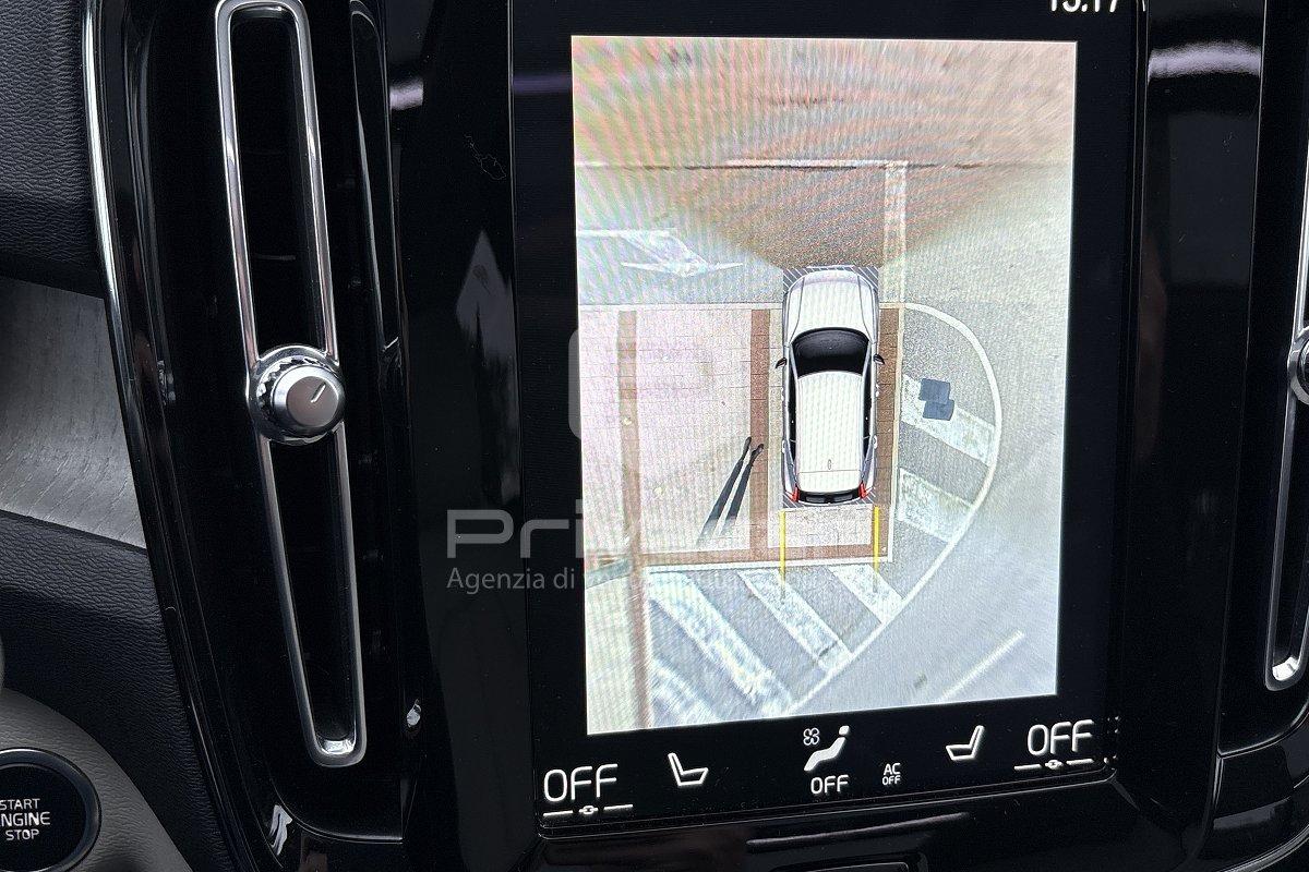 VOLVO XC40 B4 AWD Geartronic Momentum Pro