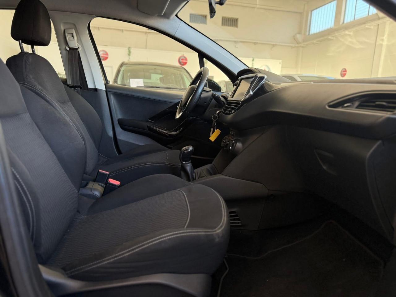 Peugeot 208 82CV 5 porte NEOPATENTATI