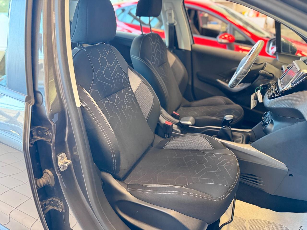Peugeot 2008 PureTech 82 Allure