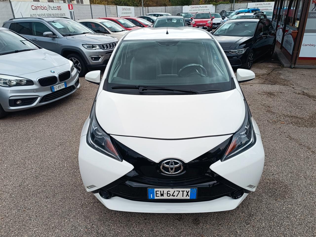 Toyota Aygo 1.0 VVT-i 69 CV 5 porte x-cool