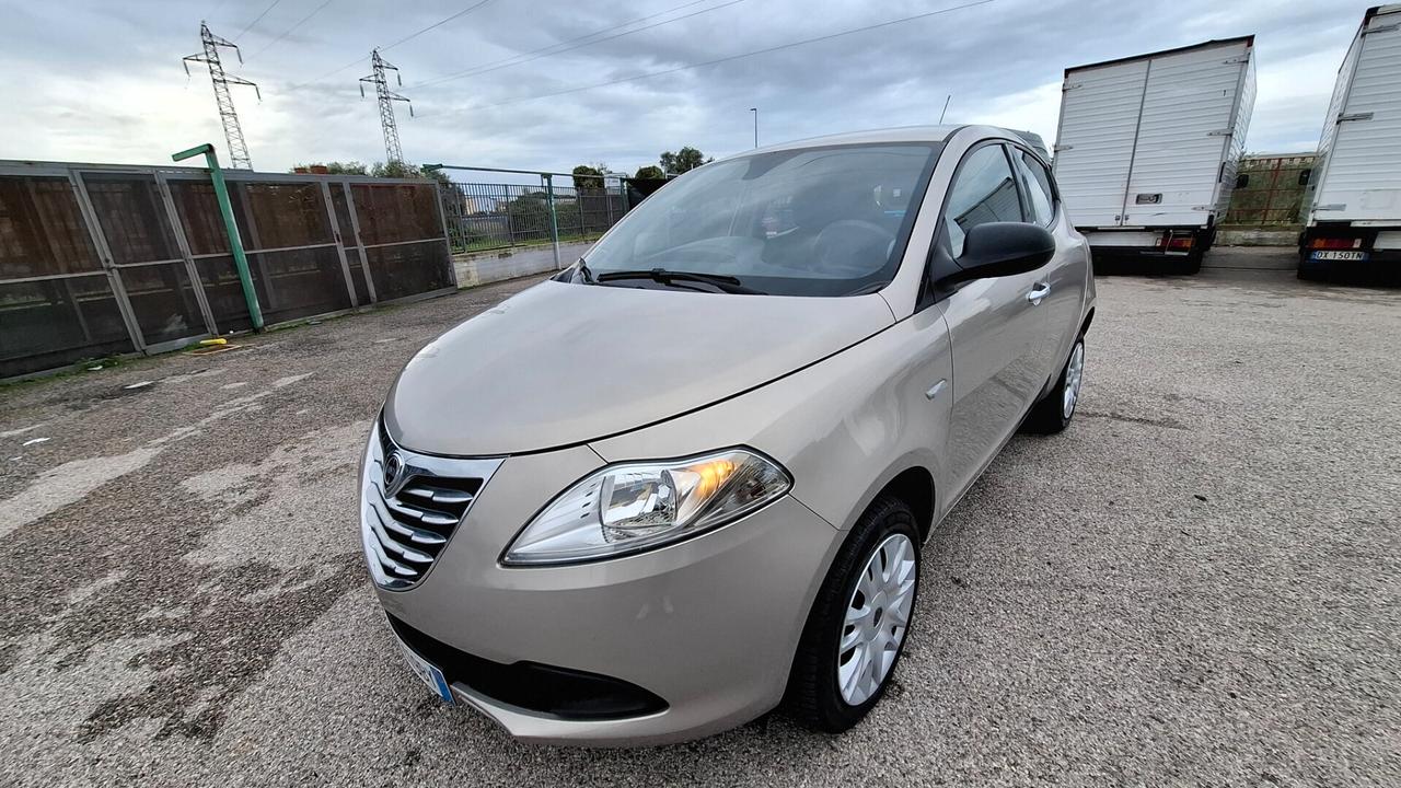 Lancia Ypsilon 0.9 TwinAir 85 CV 5 porte Metano Ecochic Gold