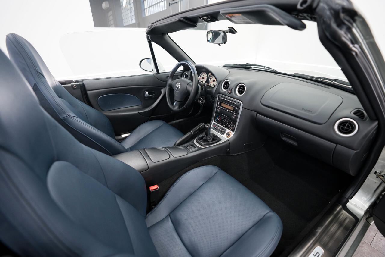 Mazda MX-5 1.8i 16V SILVER BLUES