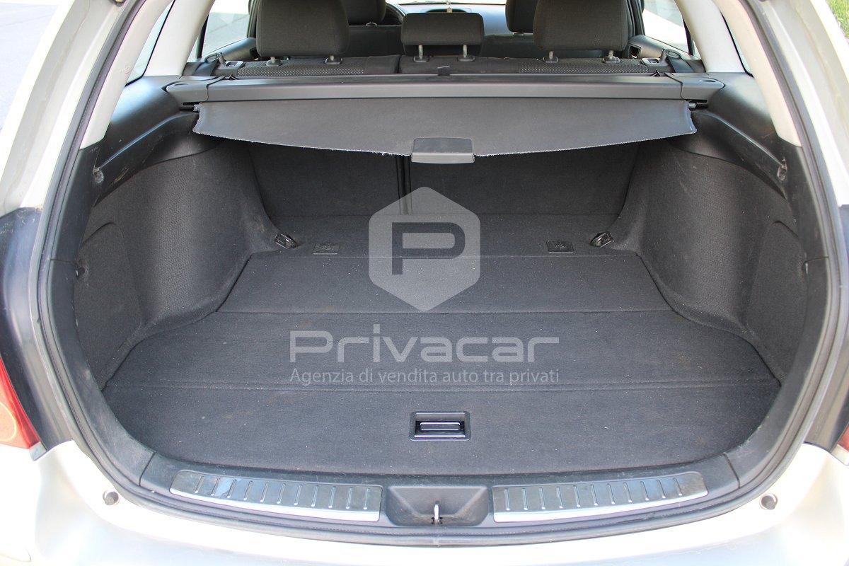 TOYOTA Avensis 2.0 D-4D 16V Station Wagon