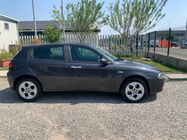 ALFA ROMEO 147 1.9 JTD (120) 5 porte Distinctive