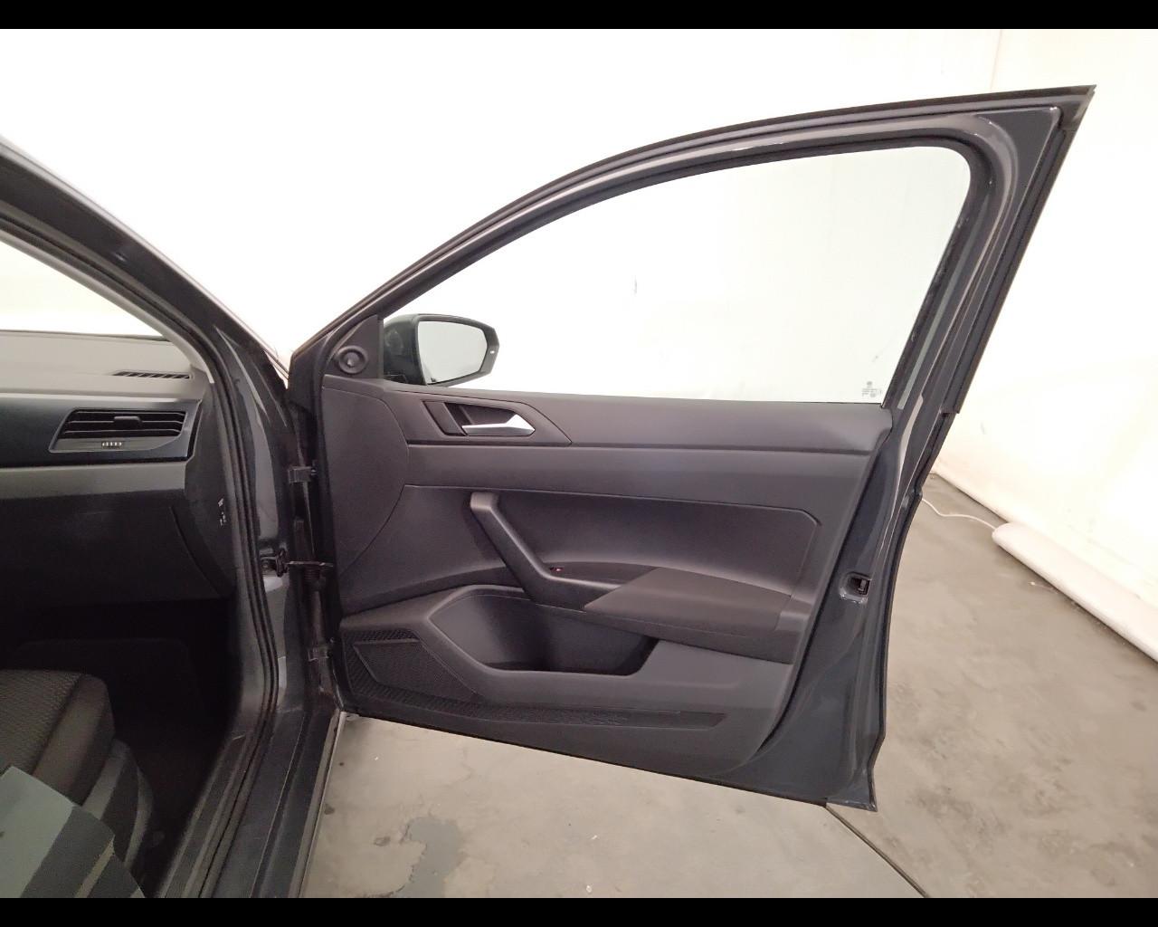 VOLKSWAGEN Polo VI 2017 - Polo 5p 1.0 mpi Trendline 65cv