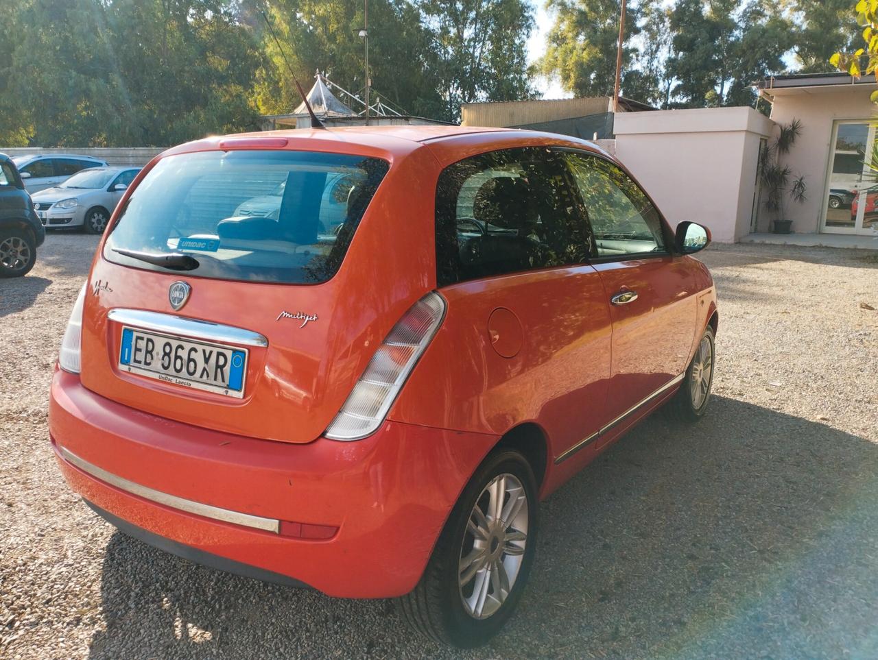 Lancia Ypsilon 1.3 MJT 75 CV Platino