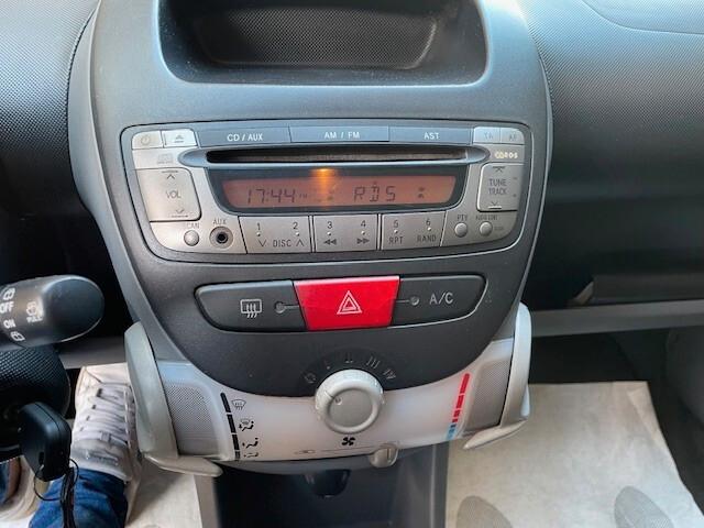 Toyota Aygo 1.0 12V VVT-i 5 porte Sol