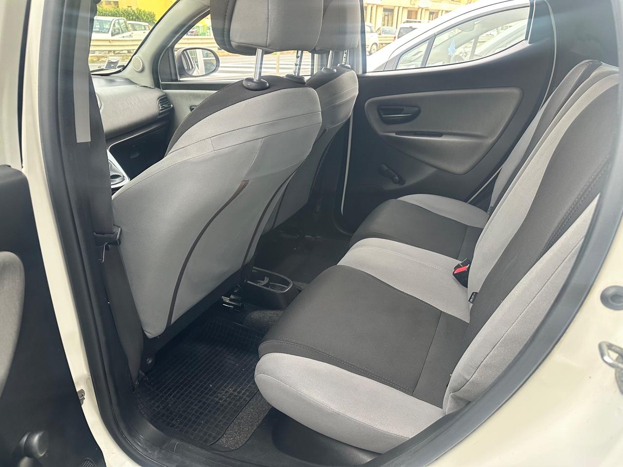 Lancia Ypsilon 0.9 TwinAir 85 CV 5 porte Metano Ecochic Gold