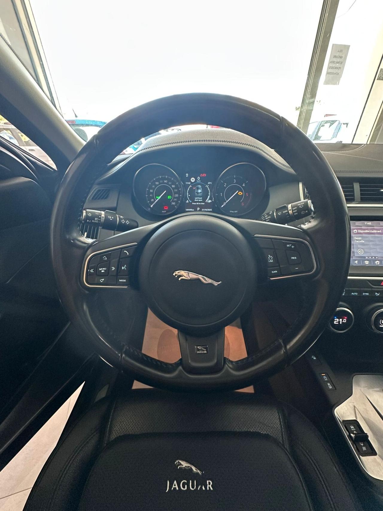 Jaguar E-Pace 2.0D 150 CV AWD aut. R-Dynamic HSE