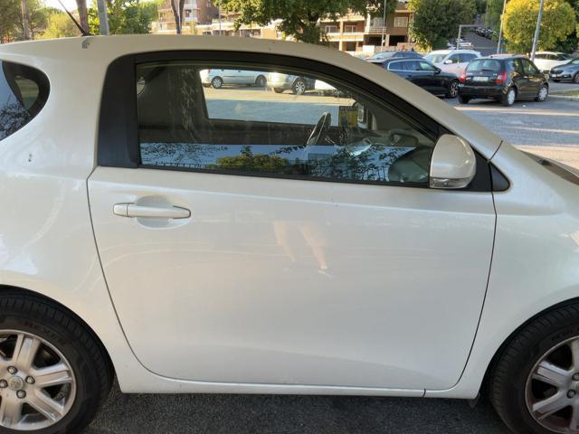 TOYOTA iQ 1.0