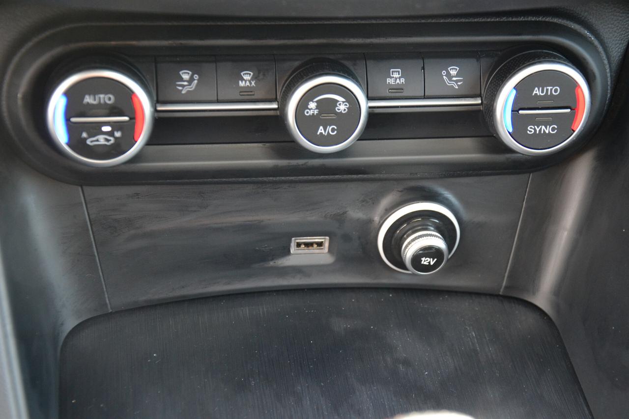 Alfa Romeo Stelvio 2.2 160CV AT8 *FULL LED+NAVI+PDC+RCAM+F1+PRIVACY*