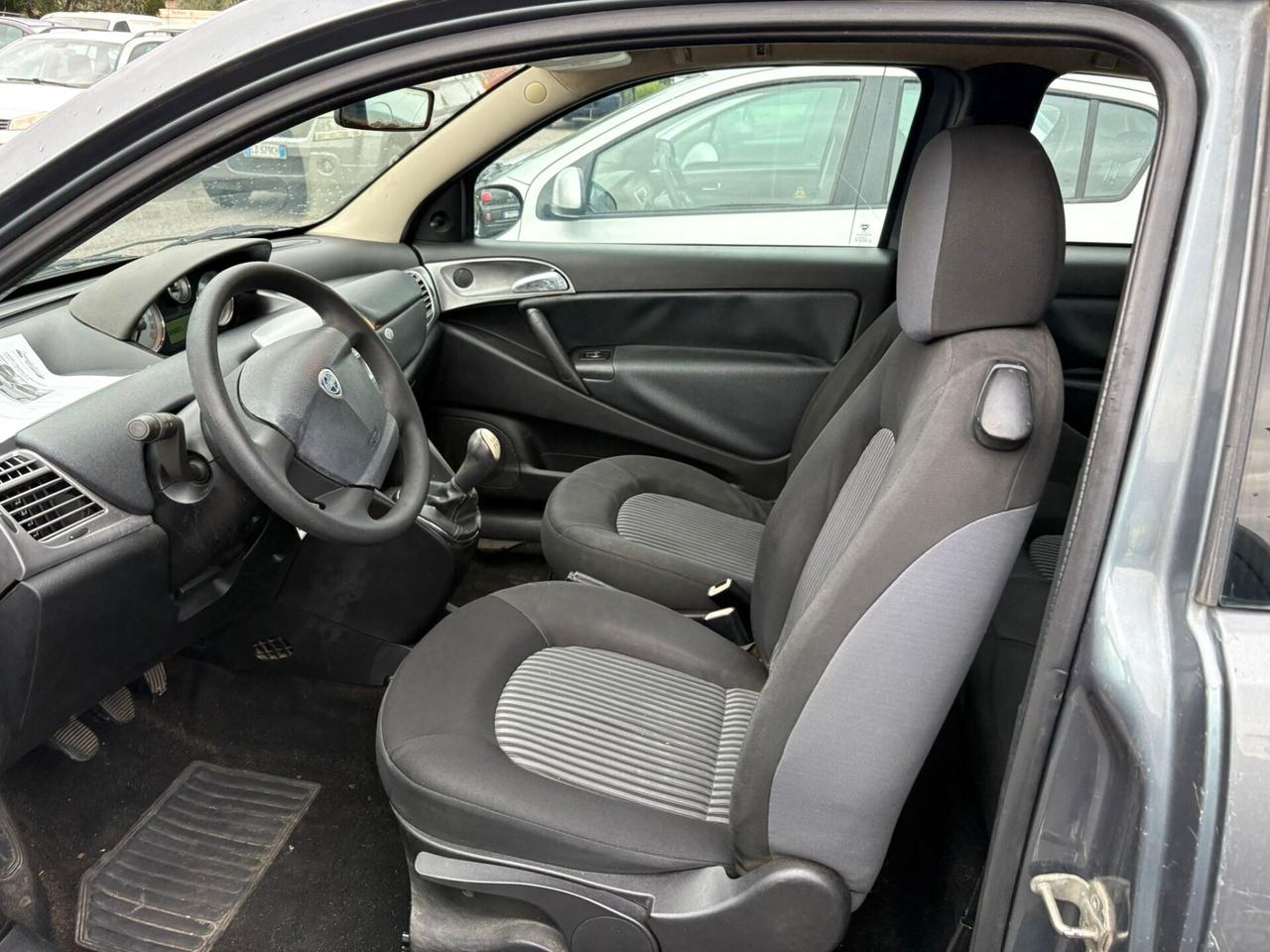 Lancia Ypsilon 1.3 MJT 75 CV Argento