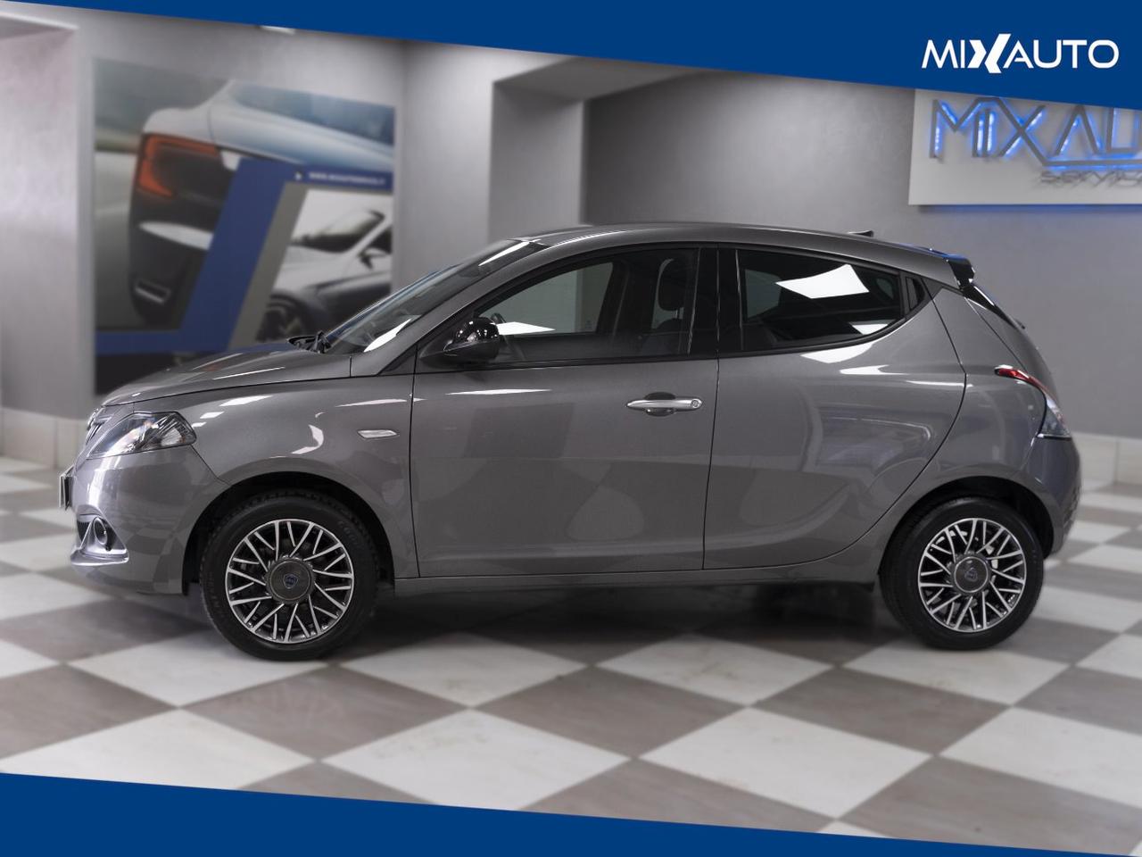 Lancia Ypsilon 1.0 Firefly Hybrid Gold Plus 70CV 5 Porte