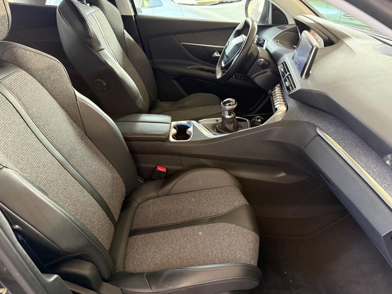 Peugeot 3008 BlueHDi 130 S&S Allure