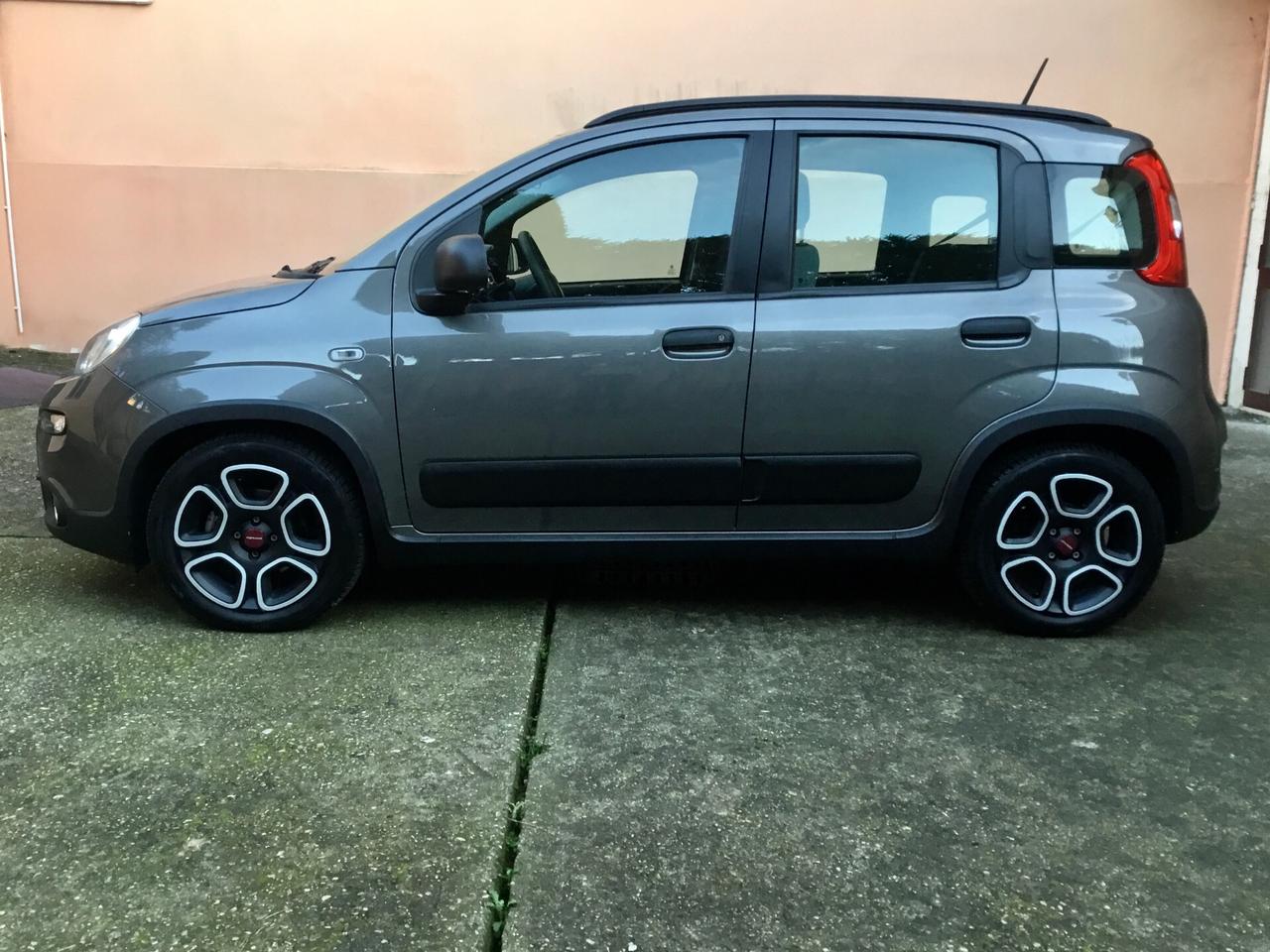 Fiat Panda 1.0 FireFly S&S Hybrid City Life 70 cv 6 marce