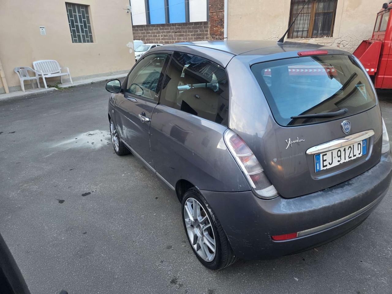 Lancia Ypsilon 1.2 69 CV Platino