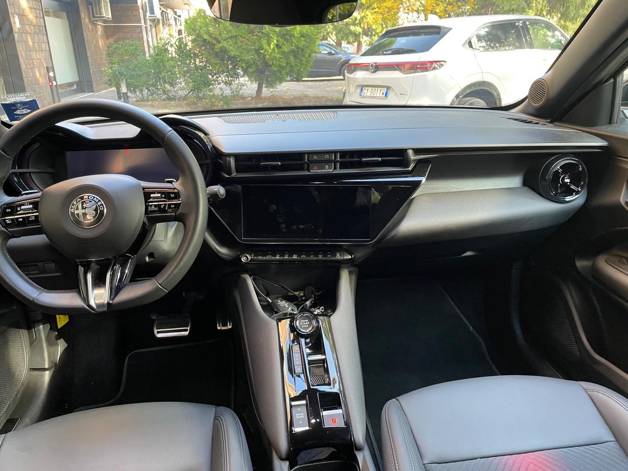Alfa Romeo Junior 1.2 136 CV Hybrid Speciale + tech Pack