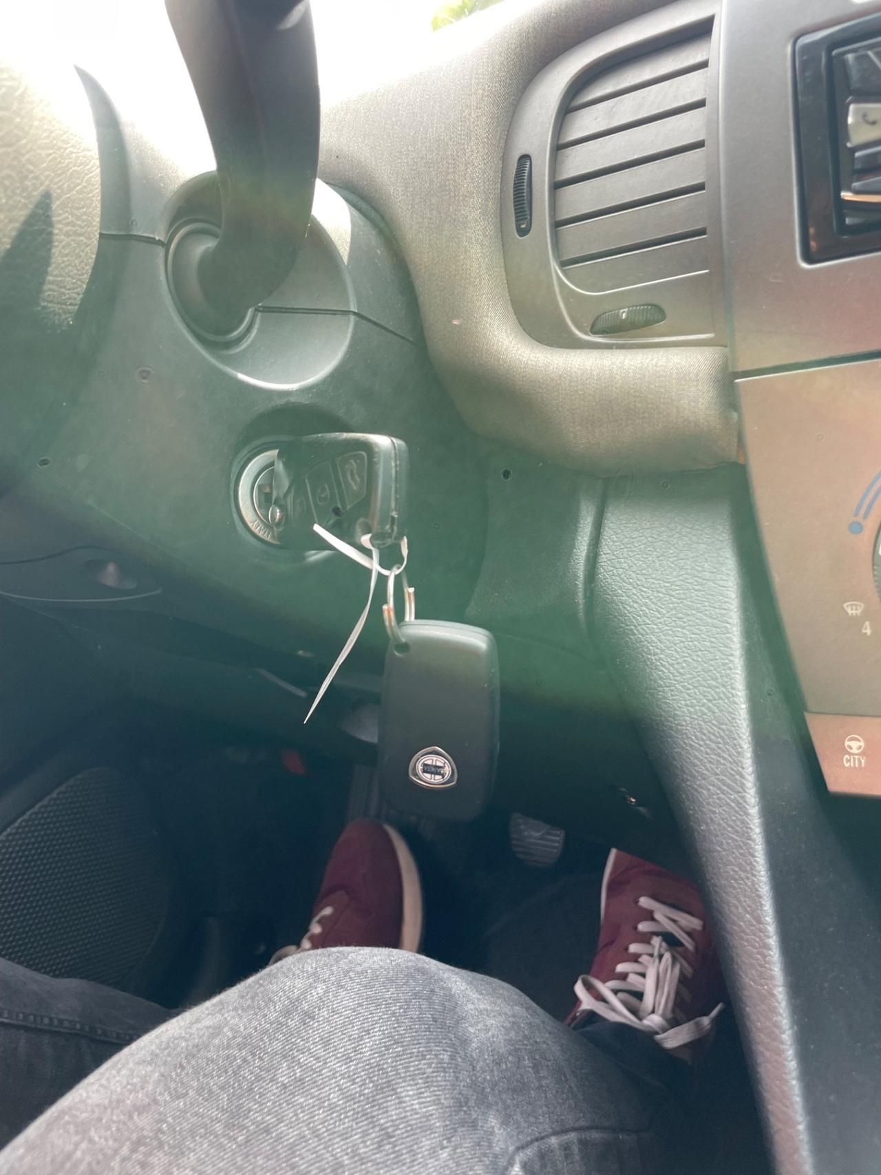Lancia Ypsilon 1.2 16V Platino