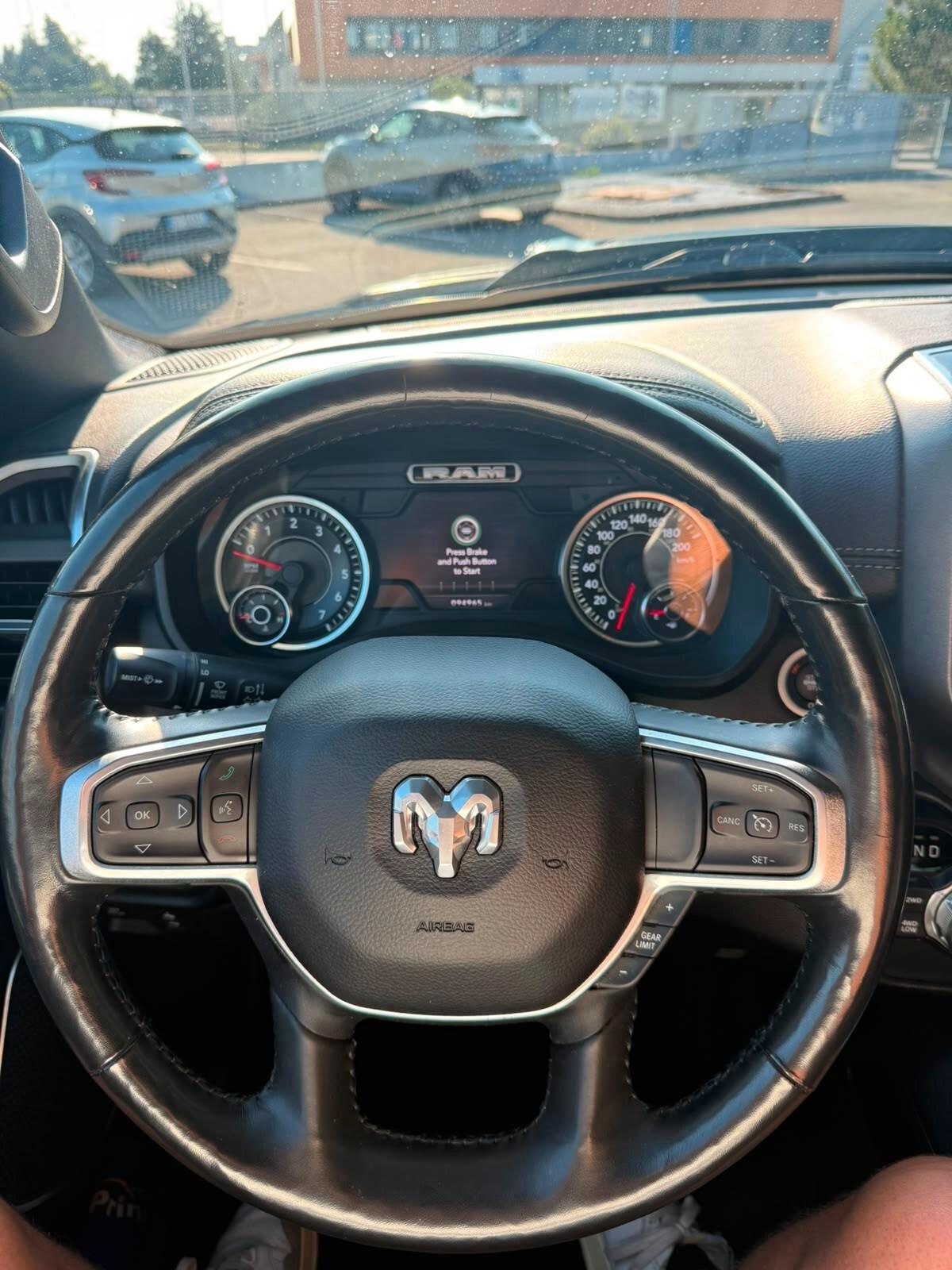 Dodge RAM 1500 5.7 V8 LARAMIE 400cv at8 MY21 GPL