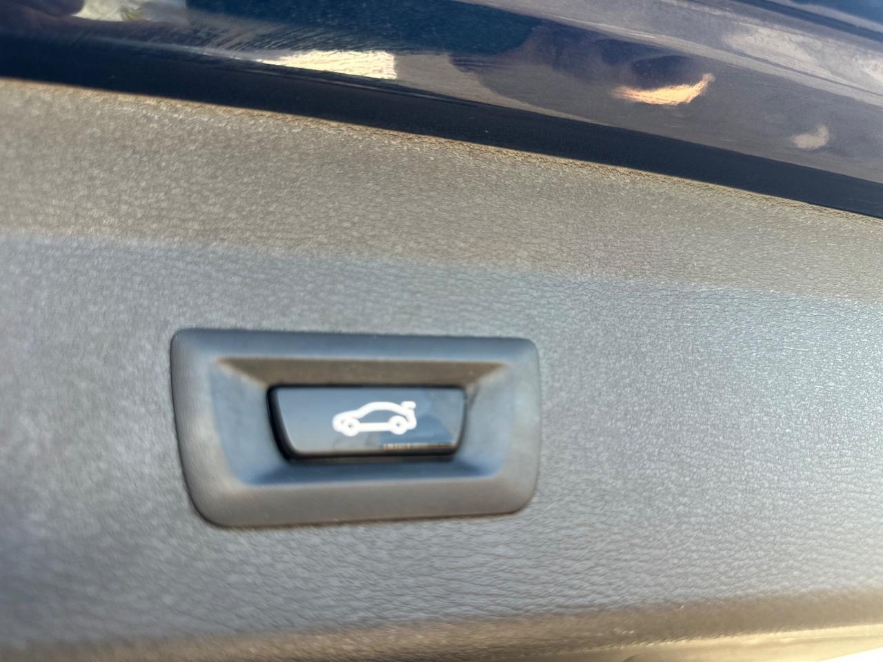 BMW X1 S-DRIVE 18d AUT/NAVI/LED/R.CAMERA/UNIPRO