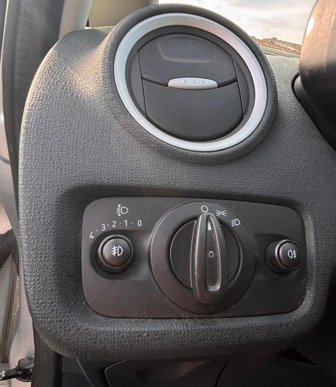 Ford Fiesta 1.4 TDCi 70CV 5 porte Titanium