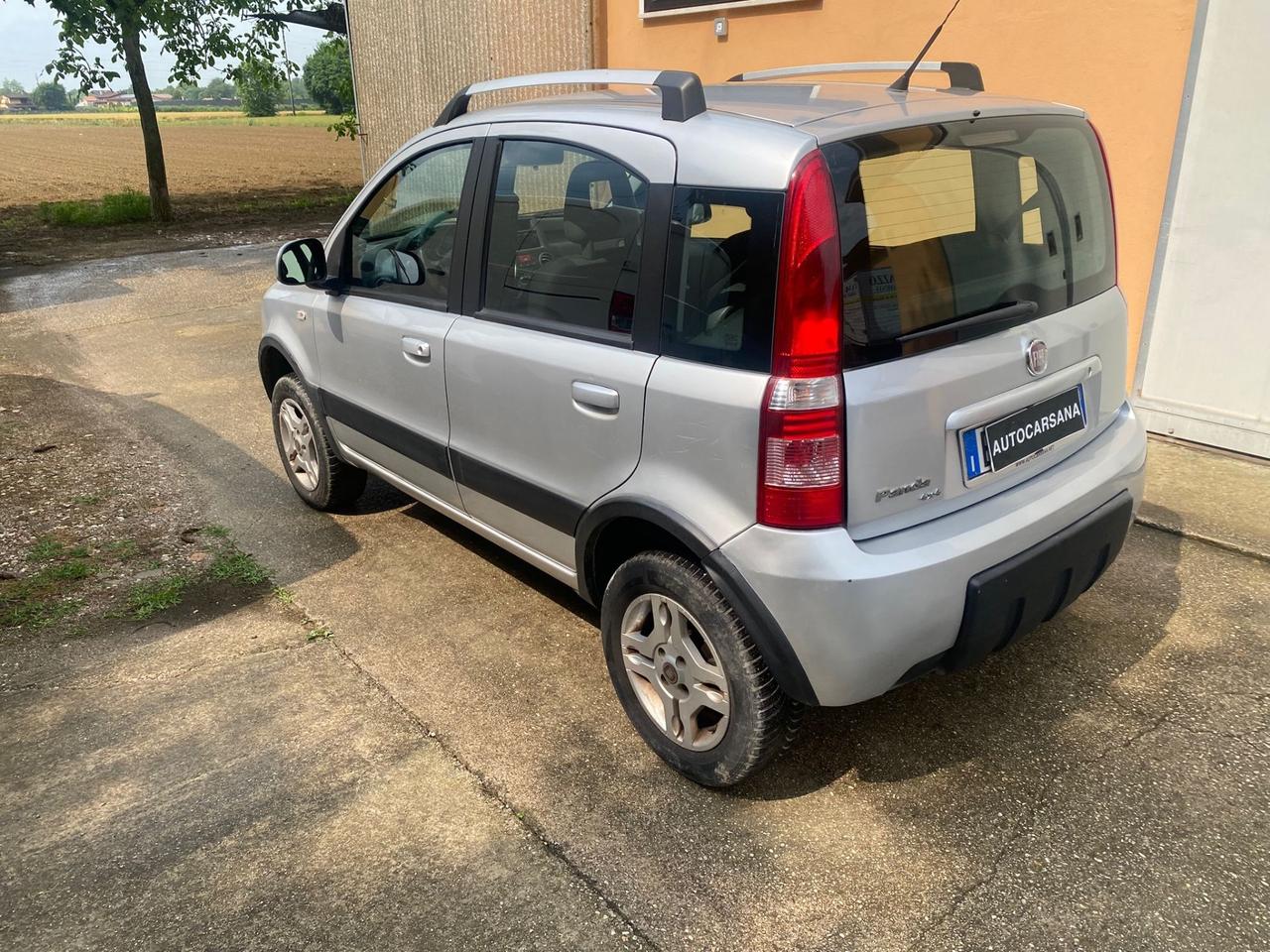 FIAT PANDA 1.3 MJT 4x4 CATENA APPENA SOSTITUITA MOLTO BELLA