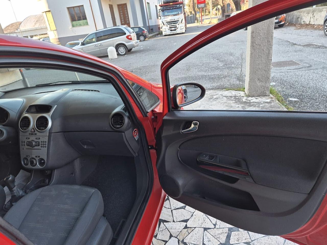Opel Corsa 1.2 5 porte Edition DA VETRINA NEOPATENTATI OFFERTA VALIDA FINO AL 22/04/2025