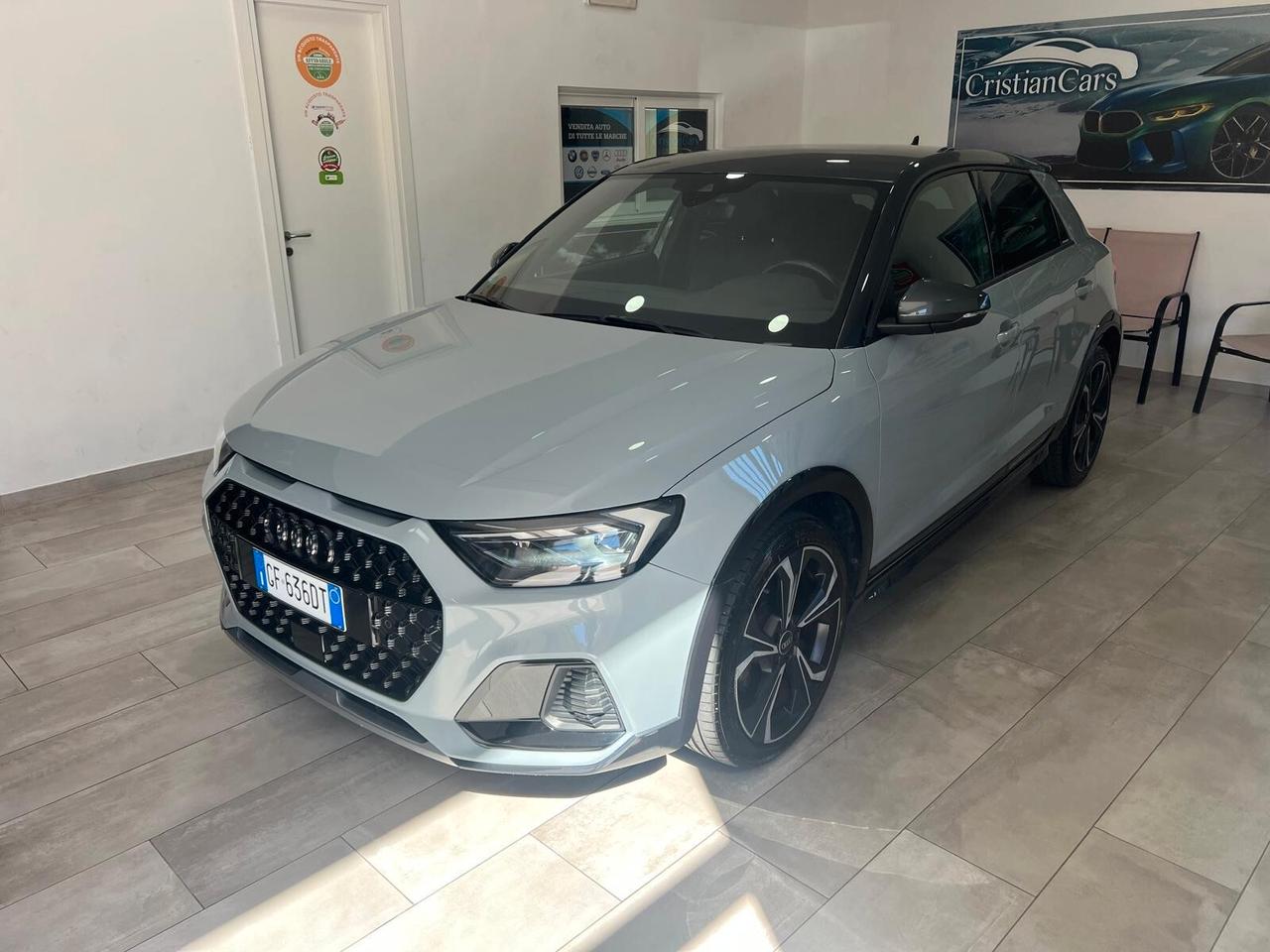 Audi A1 citycarver 30 TFSI Identity Contrast